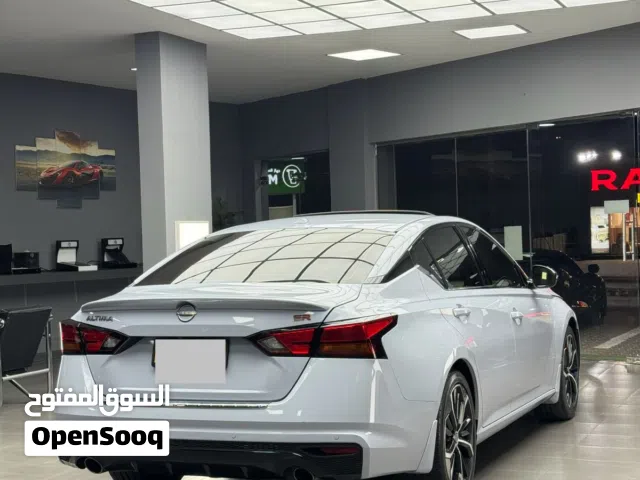 2023 نيسان التيما SR