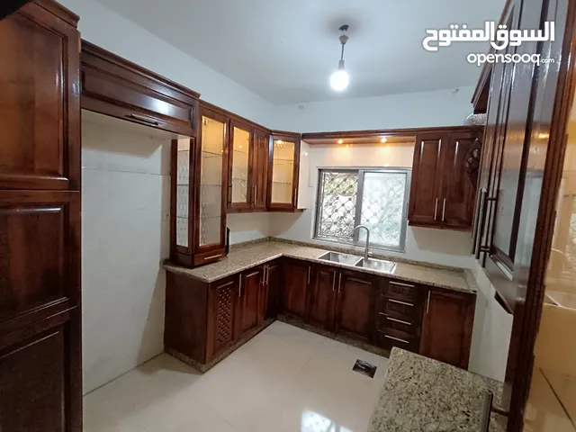 160 m2 4 Bedrooms Apartments for Rent in Amman Jabal Al-Jofah