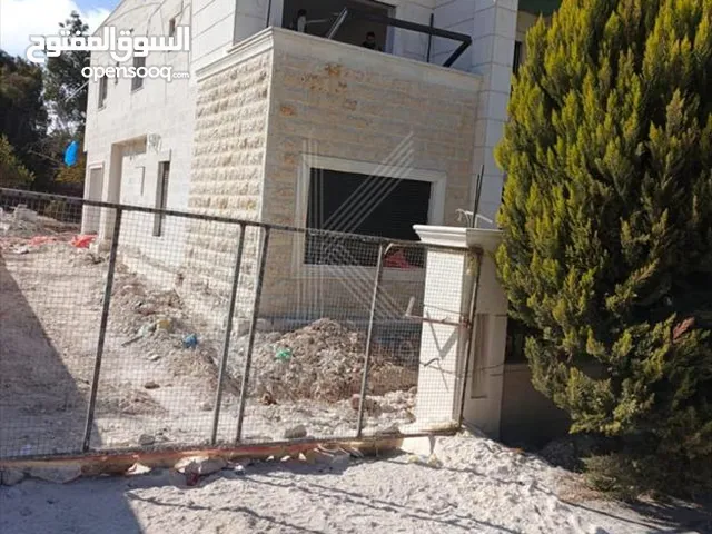 441 m2 4 Bedrooms Villa for Sale in Amman Naour