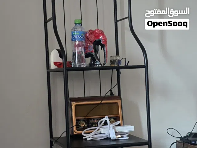 ستاند رفوف معدن نظيف جدا