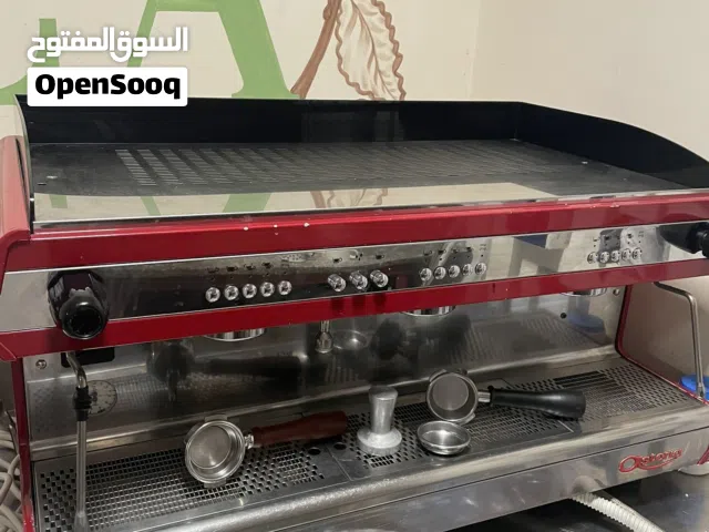 مكينه قهوه 3 جروب  إيطاليه مسرفسه وجاهزه بحاله جيده