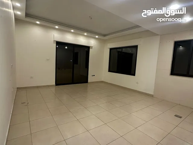 شقه فارغه للإيجار دير غبار مميزه جدا