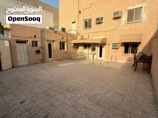 309 m2 4 Bedrooms Villa for Rent in Central Governorate Isa Town