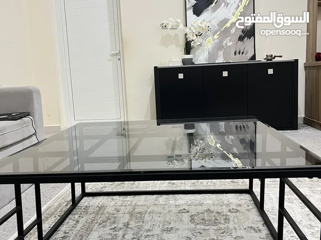 طاولة غرفة الجلوس