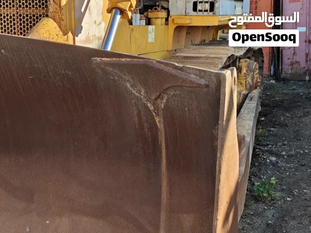 بيلدوزر ليس للبيع بل لتاجير