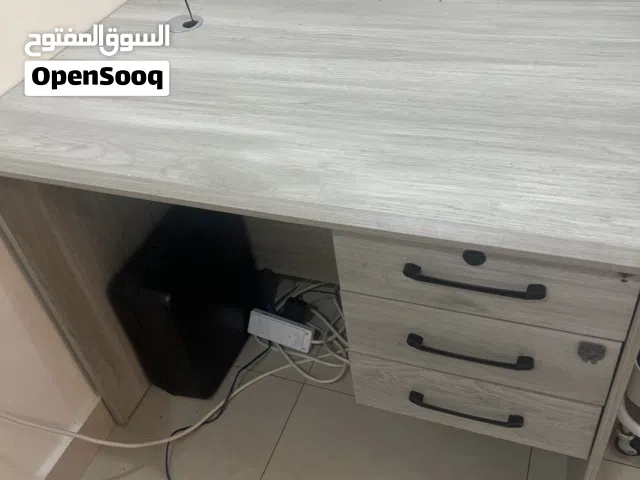 طاوله مكتبيه وقيمنق