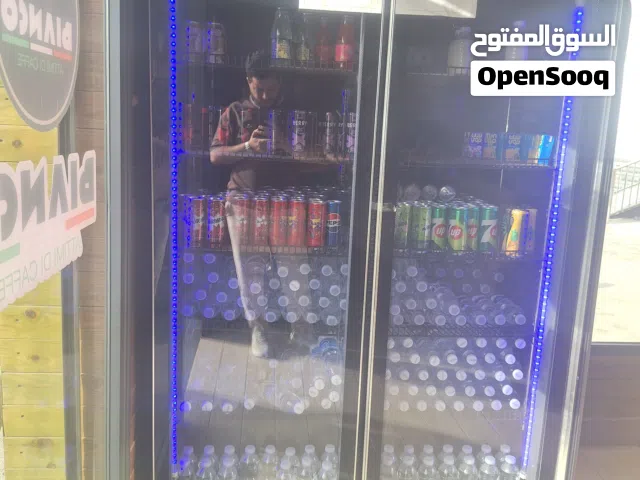 ثلاجة صنيه نظيفه استعمال سنه