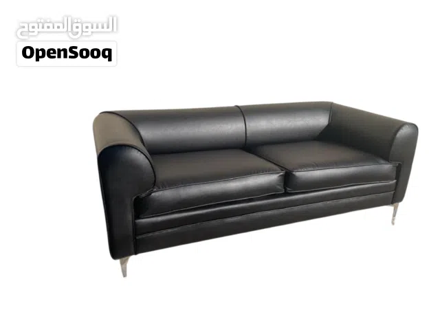 fauteuil revêtu en simili cuir noir