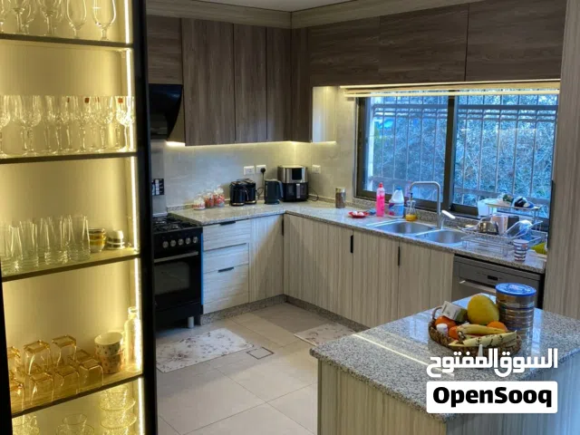 170 m2 3 Bedrooms Apartments for Sale in Amman Khalda