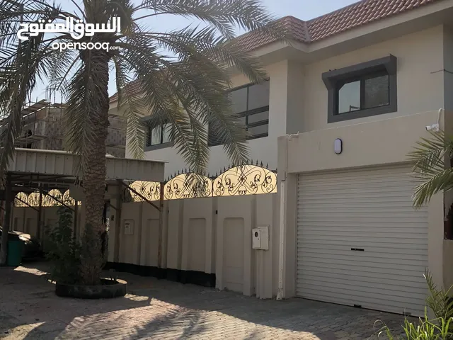 520 m2 More than 6 bedrooms Townhouse for Sale in Northern Governorate Madinat Hamad