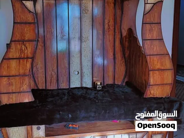 الدولاب مستخدم نظيف