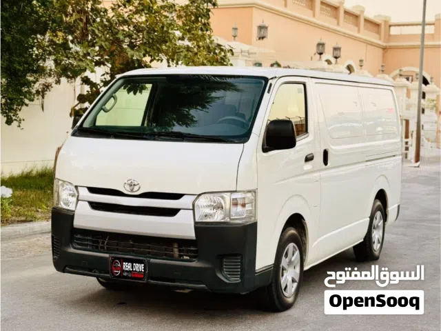 TOYOTA HIACE 2021