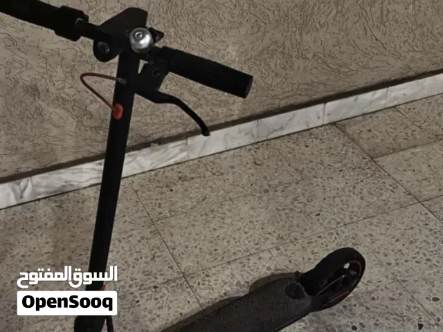 سكوتر كهربائي شبه جديد