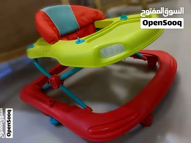 للبيع مشاية أطفال (كراجة) بحالة ممتازة - نظيفة جدًا ، مريحة وآمنة للطفل وجاهزة للاستخدام فورًا..