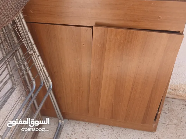 غرفة وكولر وخزانة أحذية للبيع