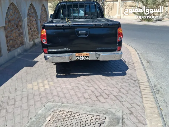 Mitsubishi pikup 2010