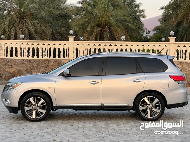 Nissan Pathfinder 2014 in Muscat