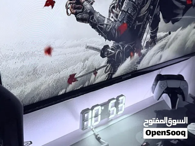 شاشة سامسونج 40 بوصه شبه جديده  ،  والجوده واضحه تشغل 60 فريم جوف جودتها ف الصورة