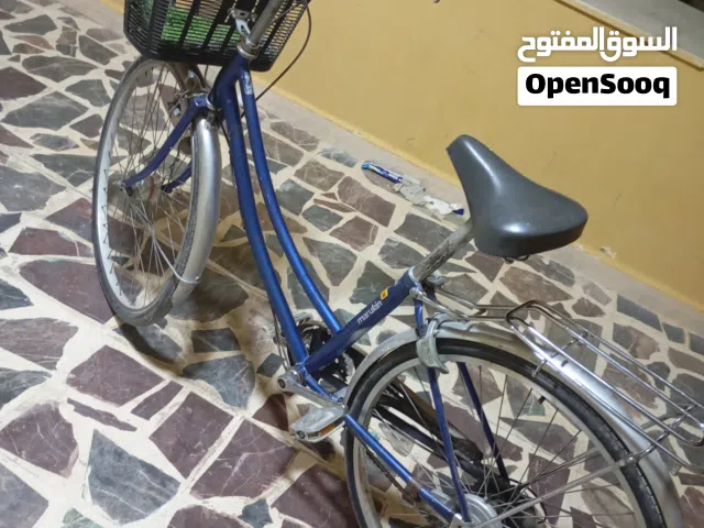 بسكليت مع غيارات نمره 26 لون ازرق مميز عجال جديده سعر ممتاز وقابل للمفاصله