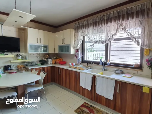 رقم العرض :2015 ref  /شقة ارضية مميزة جدا للبيع في عبدون