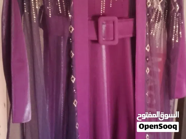 فساتين 2025 للبيع