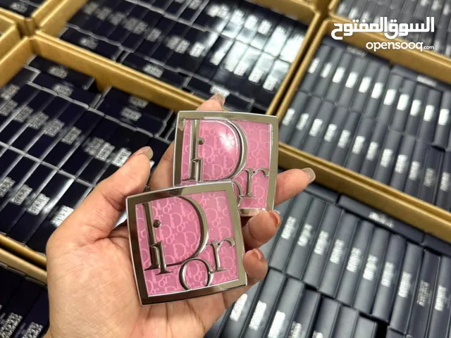 مكياج ومستحضرات تجميل وعطور ماركات وبراندات اصلية جديدة  للبيع جملة ، الكمية محدودة