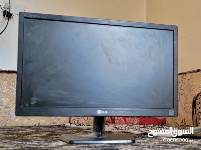 20.7" LG monitors for sale  in Sana'a