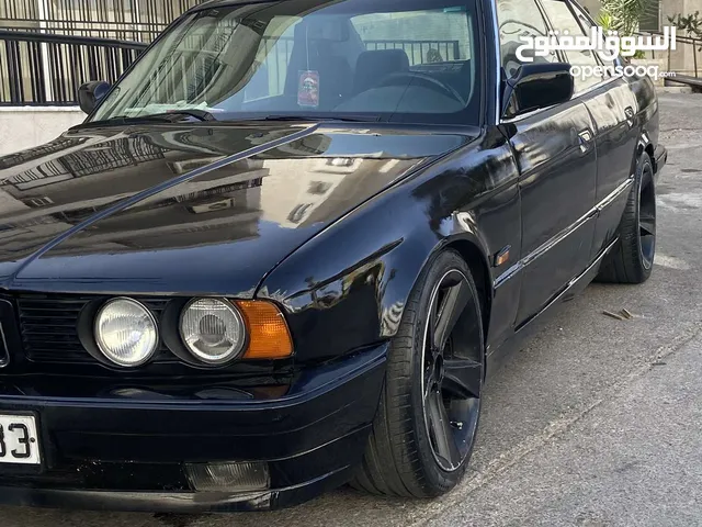 BMW 520i لون أسود