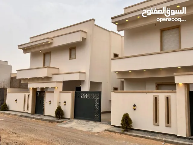 400 m2 More than 6 bedrooms Townhouse for Sale in Tripoli Ain Zara