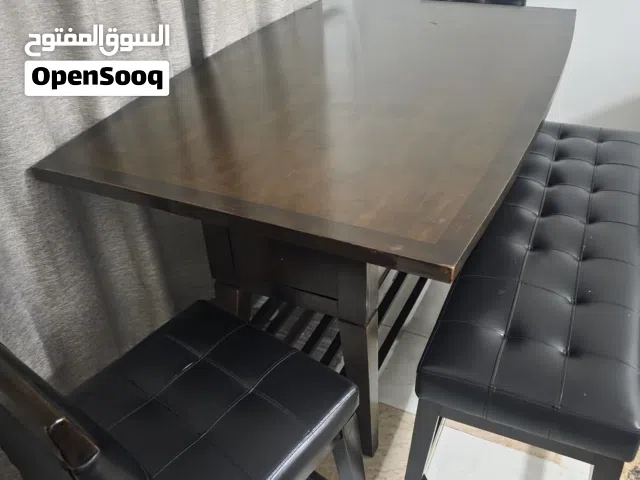 طاولة سفرة بحالة ممتازة