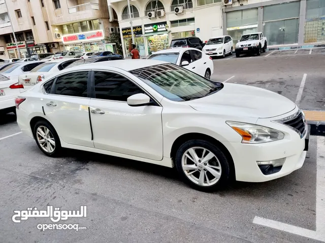 . Nissan Altima 2015 GCC – Neat & Clean – White – Excellent Condition