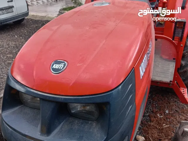 جرار زراعي مستعمل موديل 2014 بحالة جيدة