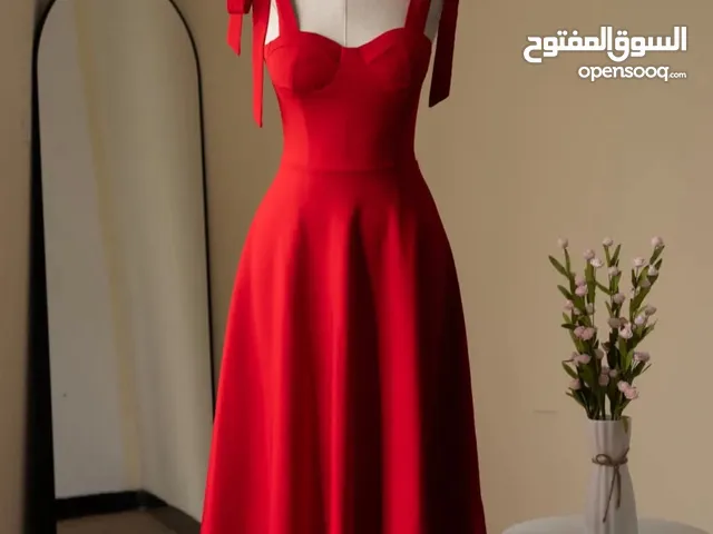 فستان انثوي