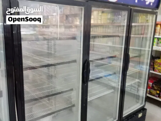 ثلاجة عرض للبيع