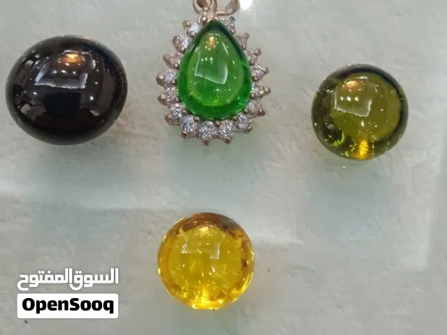 أحجار كريمه متنوعه ونادرة جدا للبيع السريع