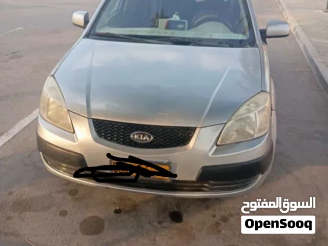 2012 كيا ريو Standard