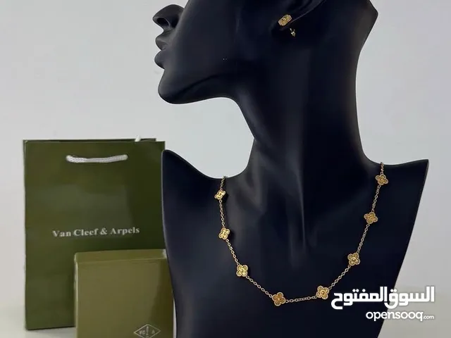 سناسل وخواتم