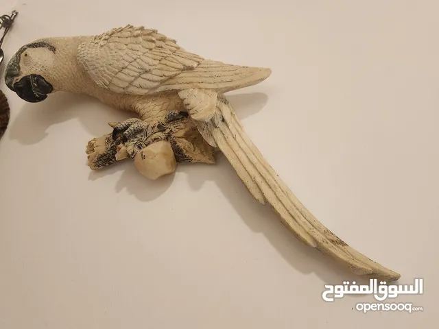 بغباء جميل من الجص