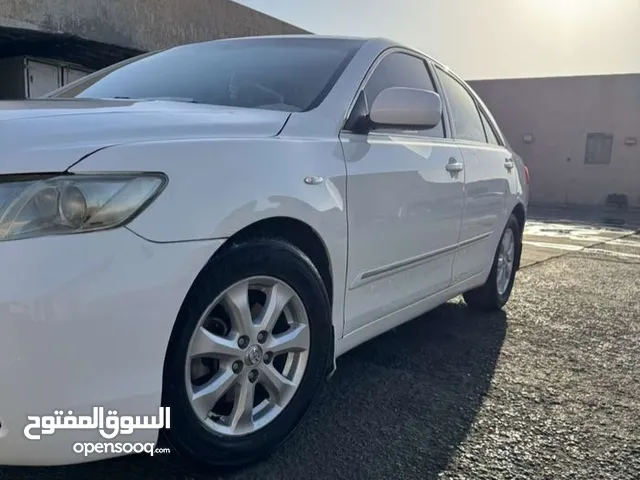 كامري 2009 بحاله ممتازة كل شيء يعمل بكفاءه عاليه لا تحتاج اي مصروف شرط الفحص