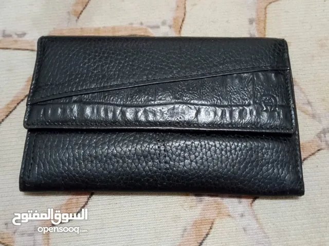 محفظة جلدية فاخرة وانيقة AIGNER قابلة للطي للسيدات مصنوعة من الجلد الإيطالي الأصلي الطبيعي.