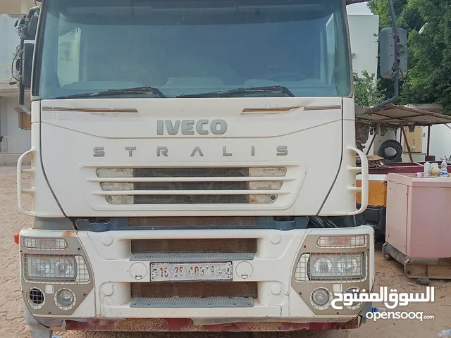 Tractor Unit Iveco 2004 in Tripoli