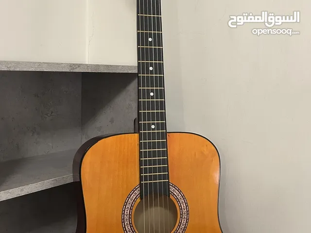 للبيع جيتار كلاسيك جديد مع جميع اغراضه ب 25 دينار فقط