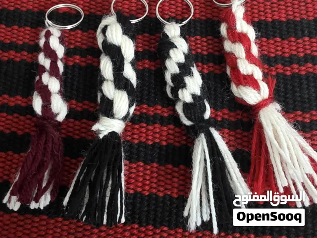 ميداليات صناعه يدويه من الصوف