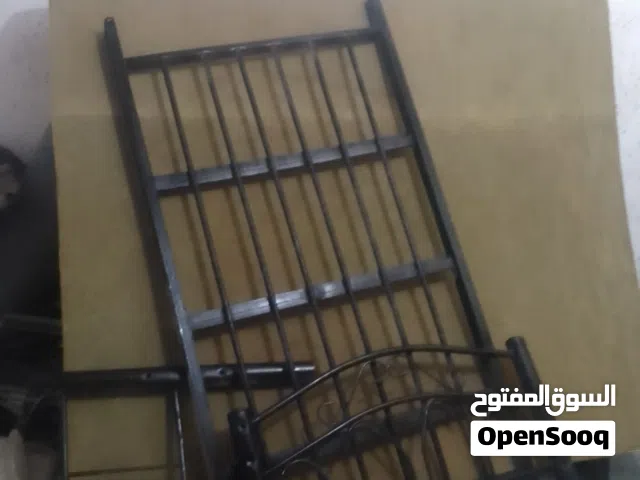 فرشة مجوز مع تخت مفرد جيدات