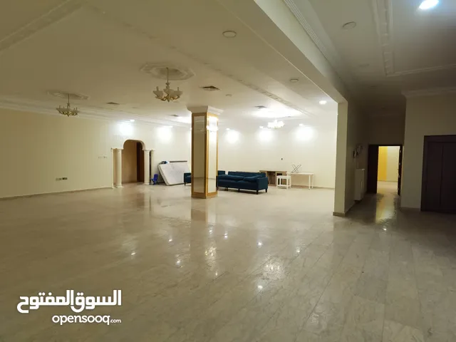 625 m2 More than 6 bedrooms Apartments for Rent in Hawally Zahra