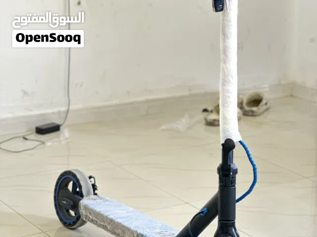 Only small scratches qnd the scooter in good condition
