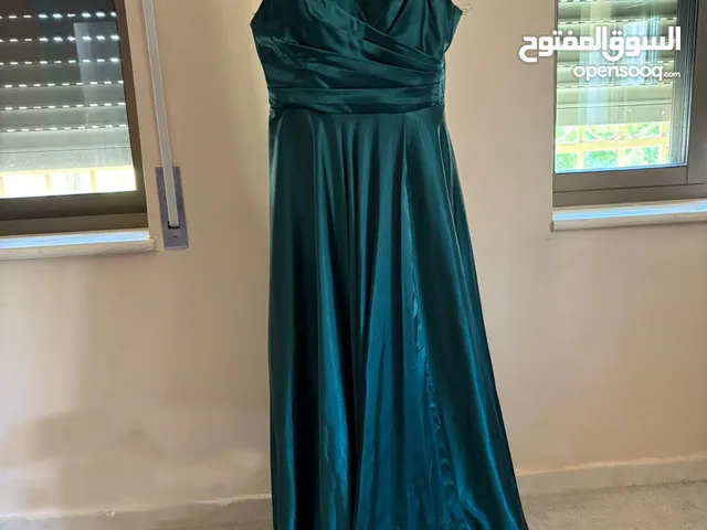 فستان سهرة ستان تركي فخم للبيع