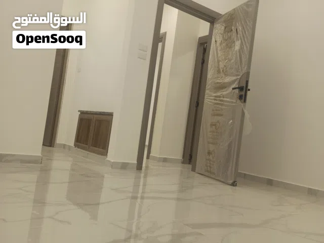 شقة ارضي للبيع مع ترس وكراج مساحة 140 م بالزرقاء الجديدة عند مسجد البركة تستحق المشاهده كاش او اقساط