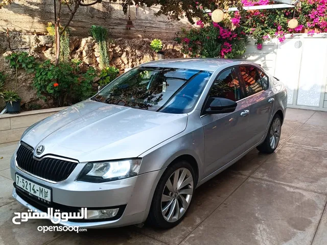 سكودا اوكتافيا 2014 صالون
