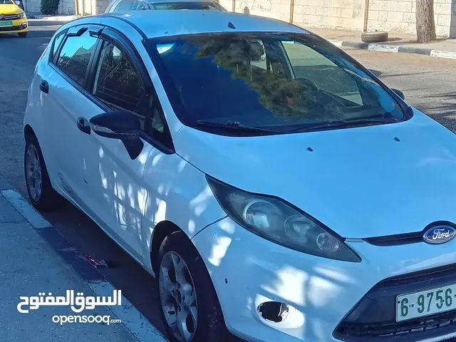 فورد فيستا جير عادي